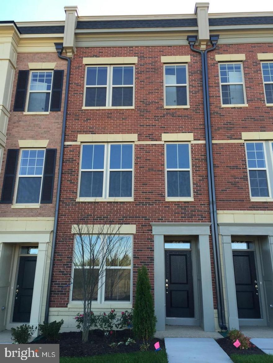 TENANT OCCUPIED ---posible turnkey for investor!! BRING ALL OFFERS!!! MOTIVATED SELLERS want this house to be your new home.  Welcome to luxury living of the National Harbor. This comfortly situated home offers  9 ft. ceilings, gourmet kitchen with all the bells and whistles, in-unit stackable washer and dryer, and hardwood flooring.  Don't sleep on the  Rooftop balcony's amazing views of the Woodrow Wilson Bridge and the Potomac River.  Schedule your tour today.