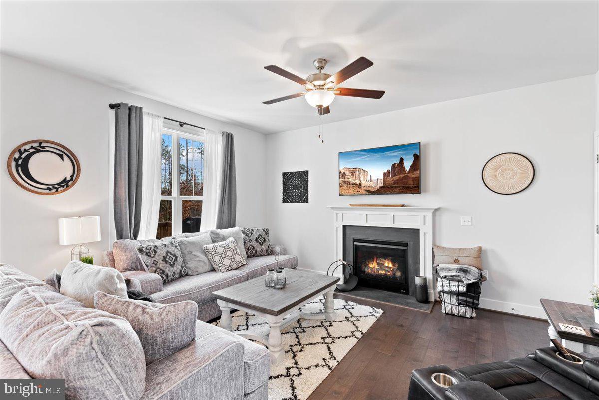 ESTATES OF BUCKINGHAM - Residential