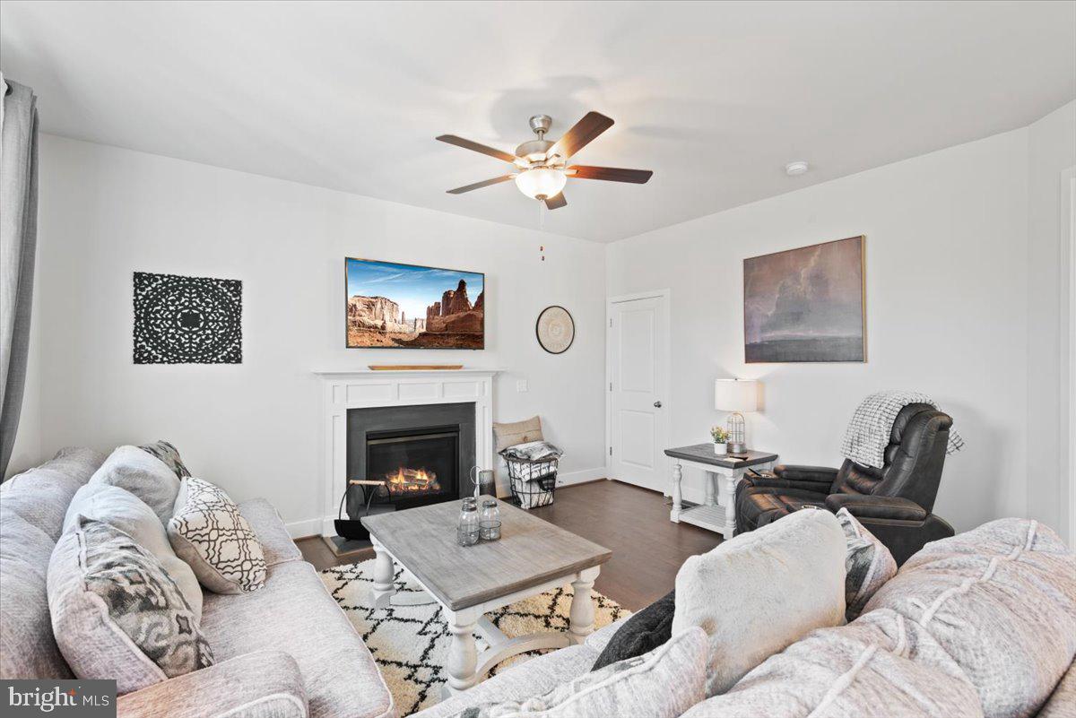 ESTATES OF BUCKINGHAM - Residential