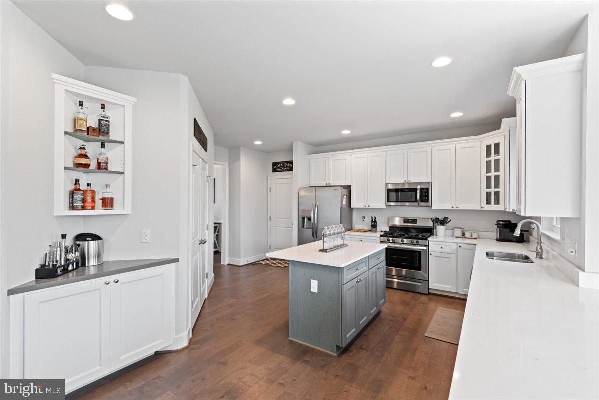 ESTATES OF BUCKINGHAM - Residential