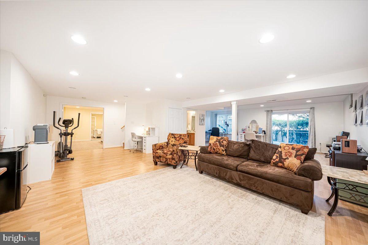 WINDING RIDGE - Residential