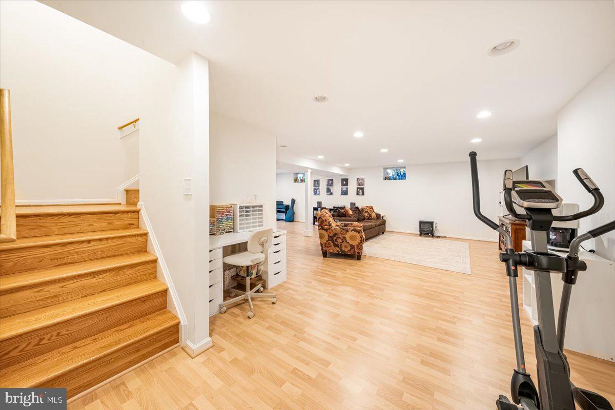 WINDING RIDGE - Residential