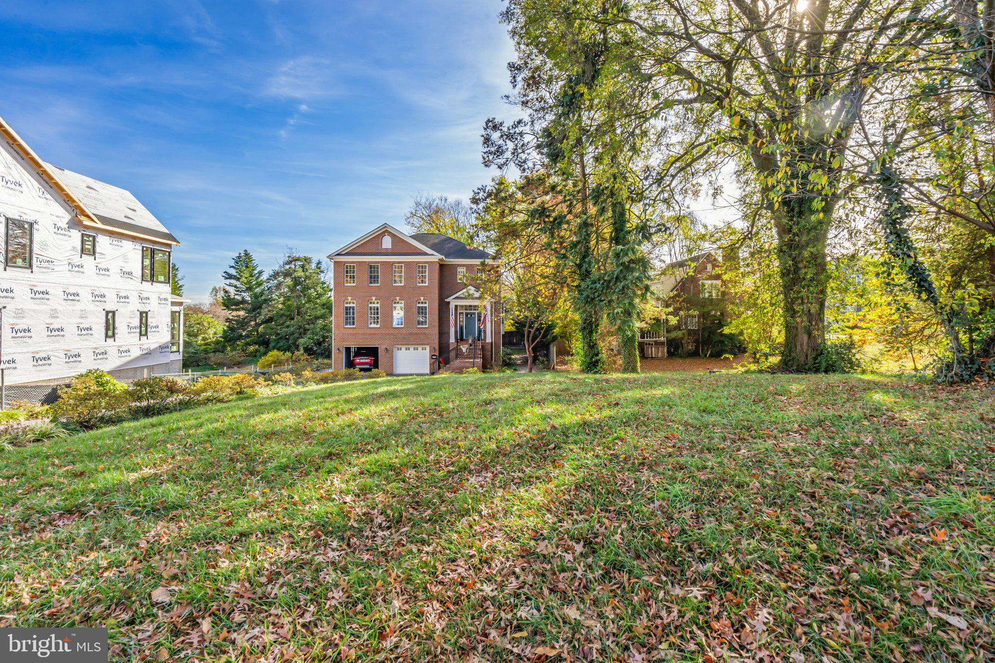 OVER LEE KNOLLS - Land