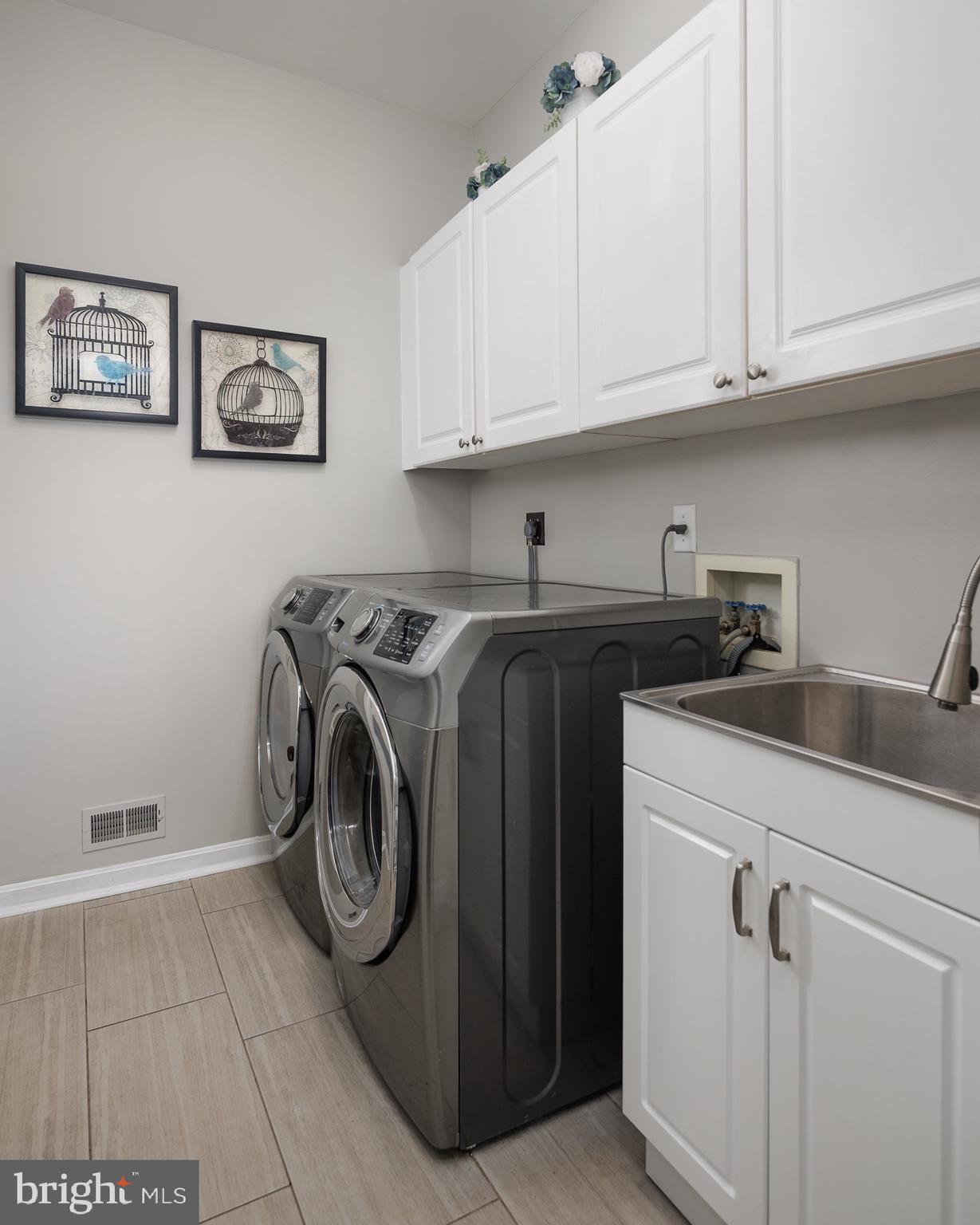 ASHBURN VILLAGE - Residential