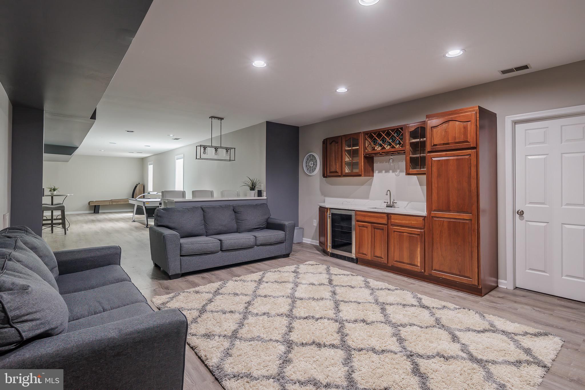 ASHBURN VILLAGE - Residential