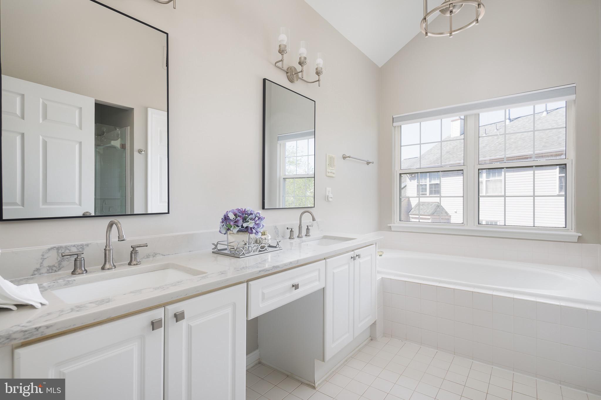 ASHBURN VILLAGE - Residential