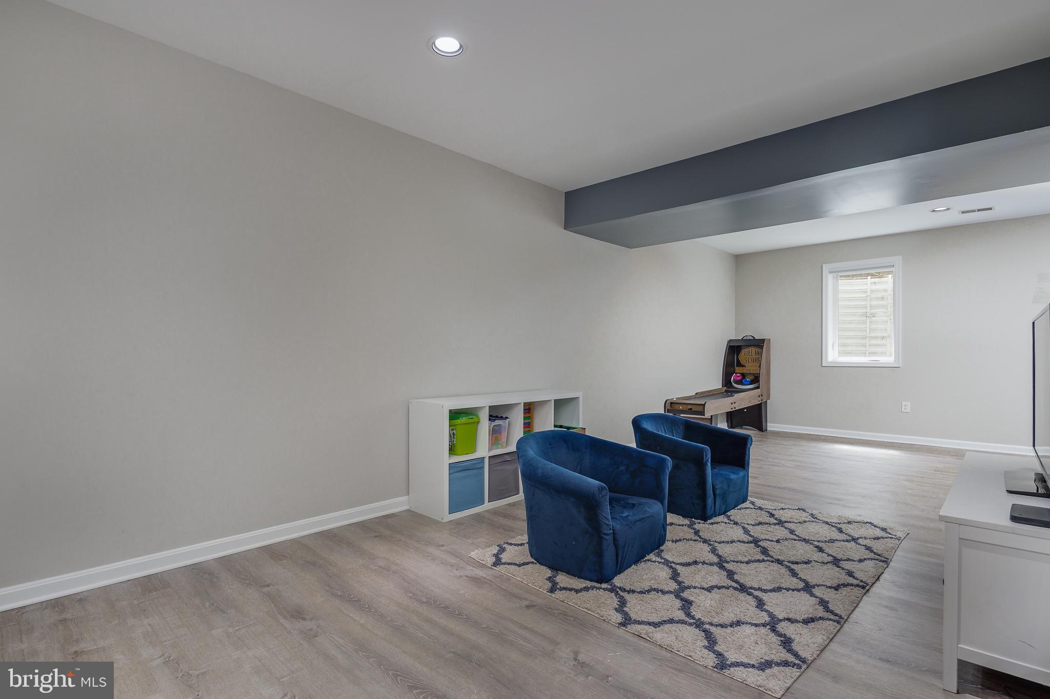 ASHBURN VILLAGE - Residential