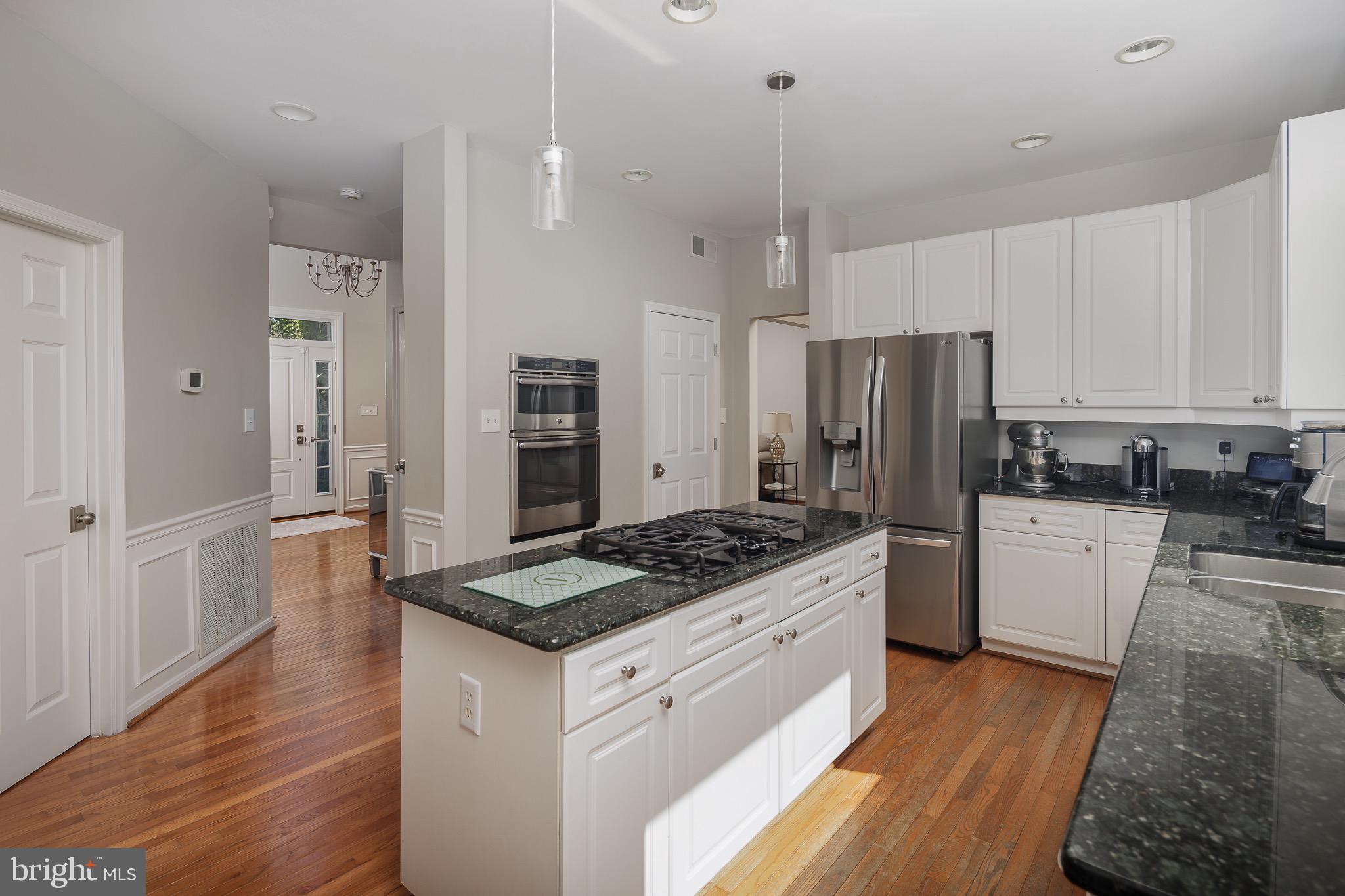 ASHBURN VILLAGE - Residential