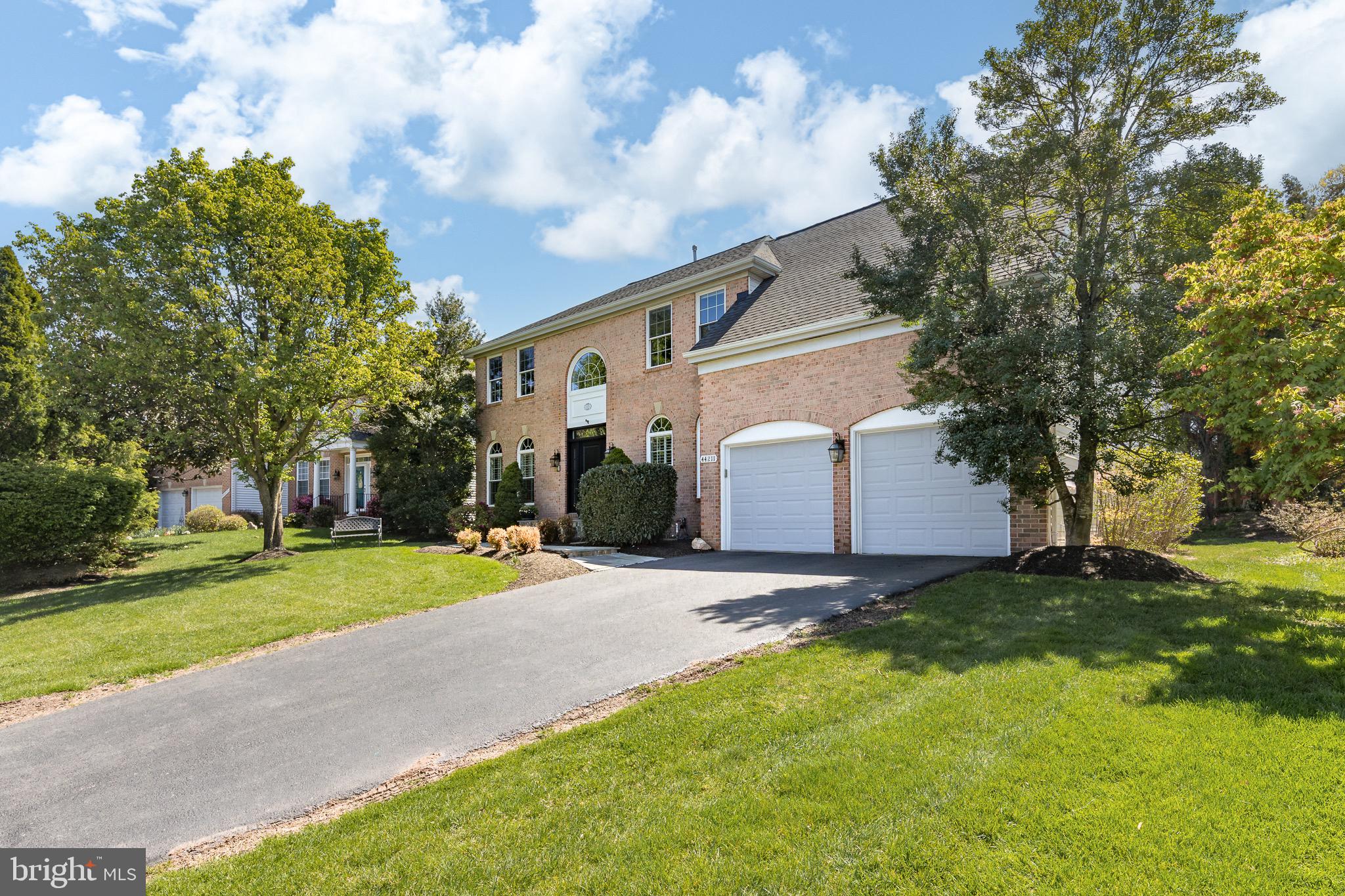 ASHBURN VILLAGE - Residential