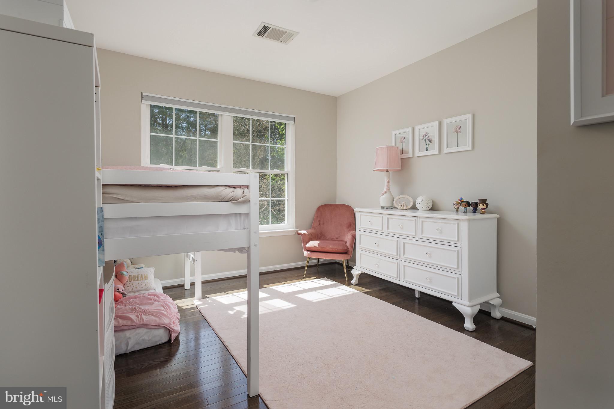 ASHBURN VILLAGE - Residential