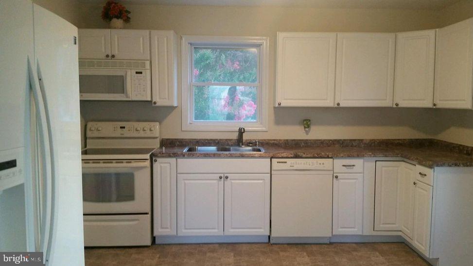 KENT ISLAND ESTATES - Residential Lease