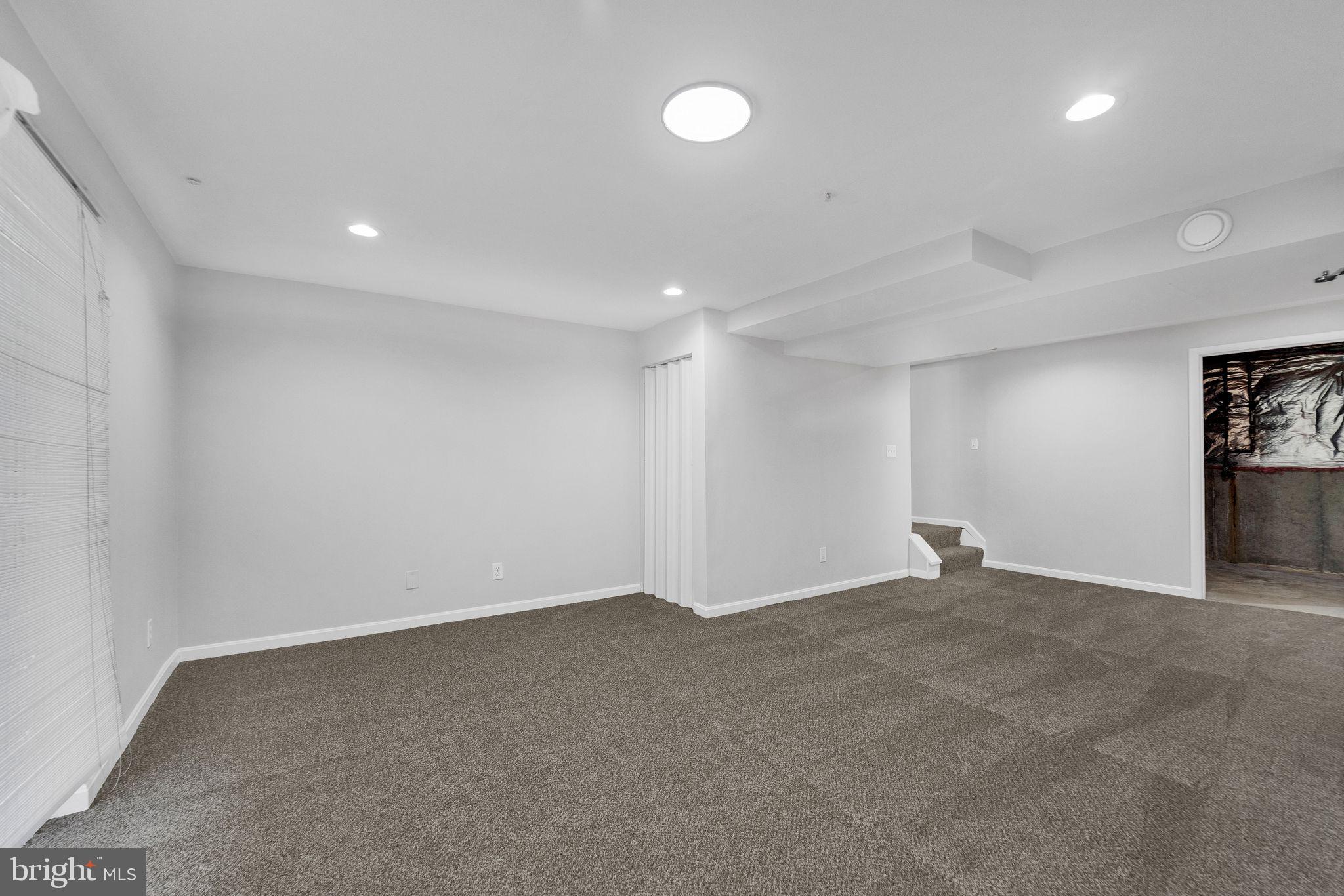 RIVERSIDE - Residential