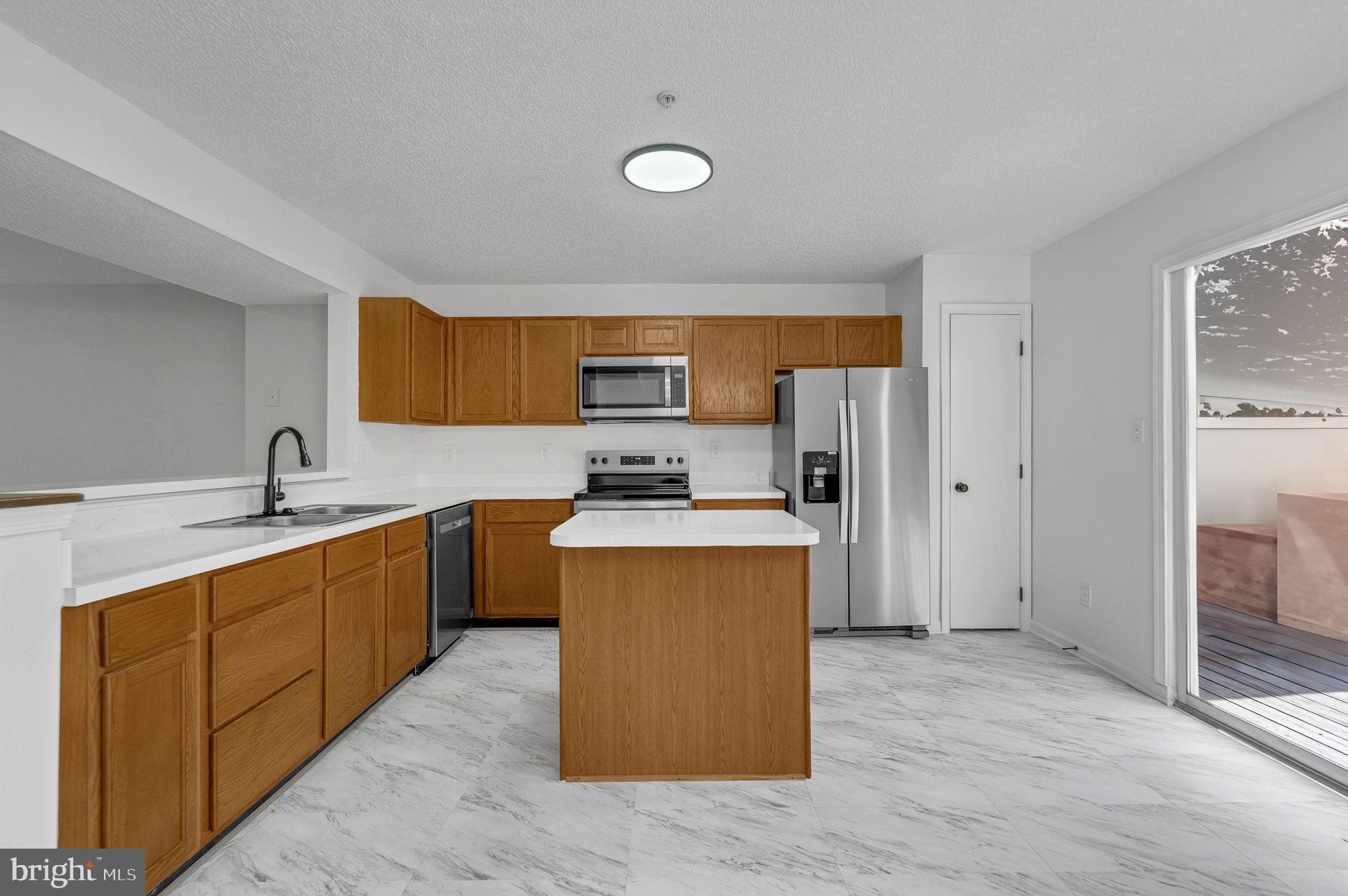 RIVERSIDE - Residential