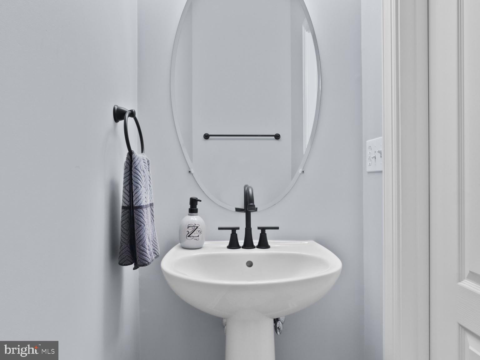 ESTATES AT ROSELAND - Residential