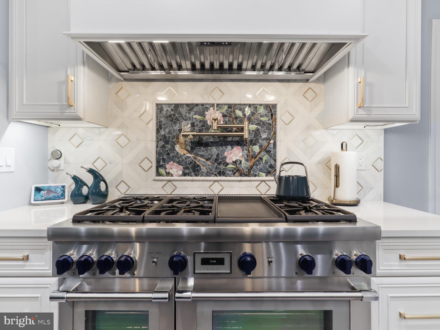 ESTATES AT ROSELAND - Residential