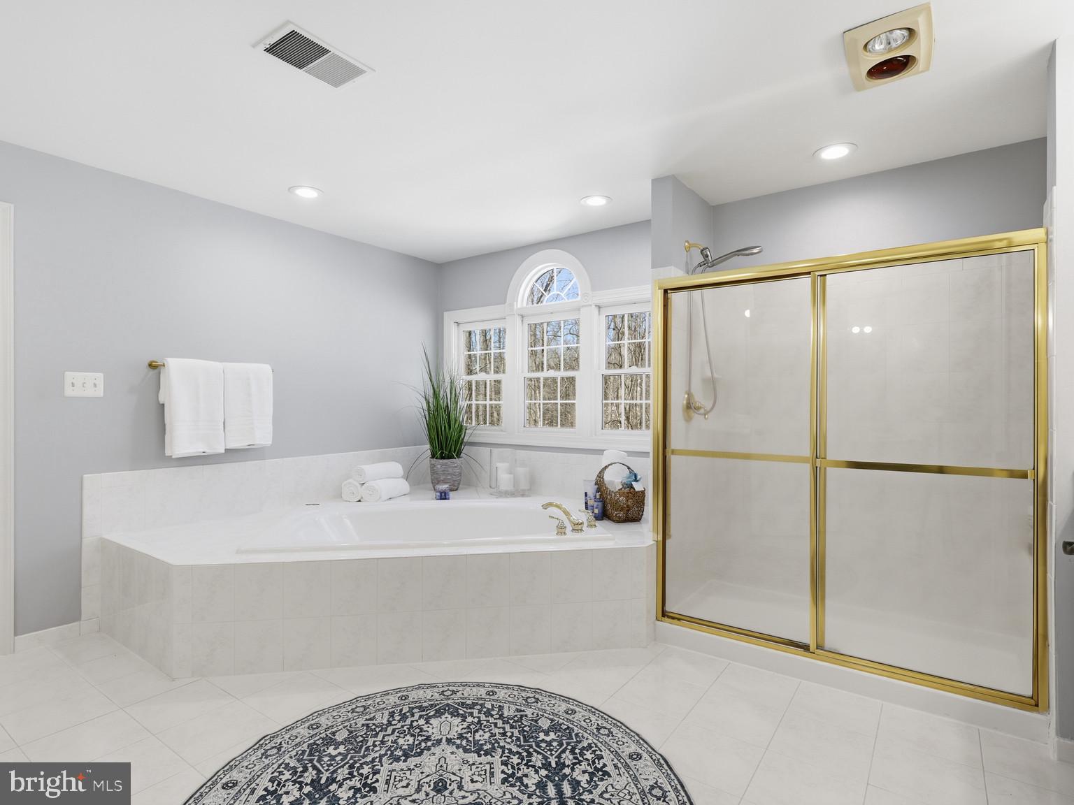 ESTATES AT ROSELAND - Residential