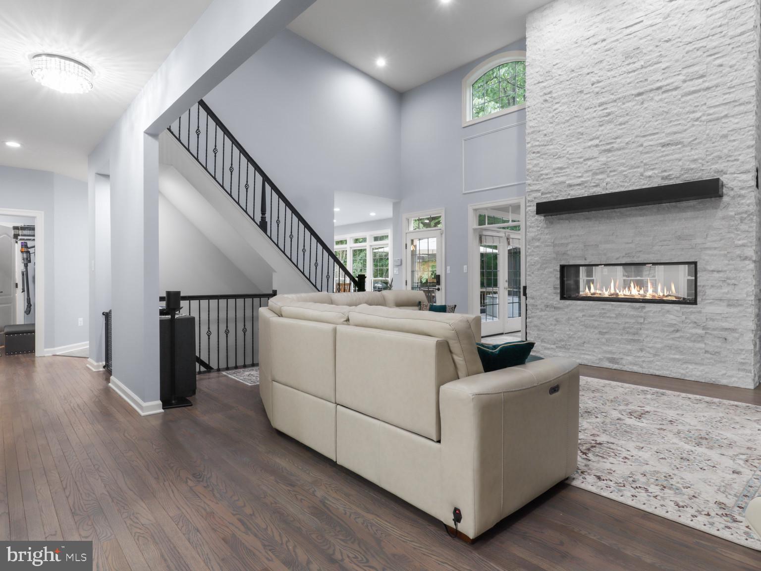 ESTATES AT ROSELAND - Residential