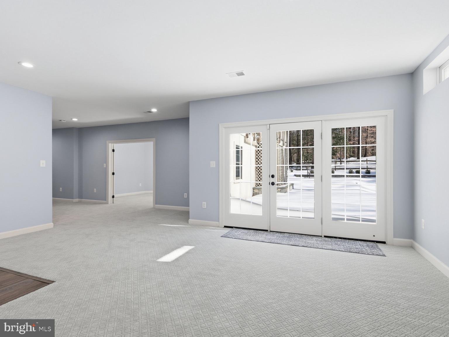 ESTATES AT ROSELAND - Residential