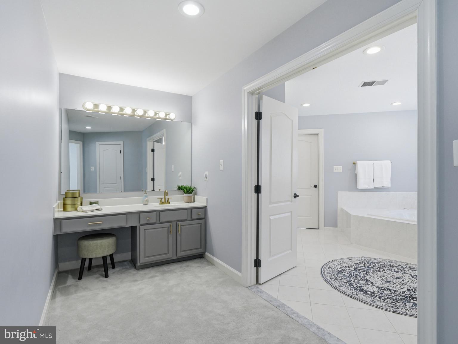 ESTATES AT ROSELAND - Residential