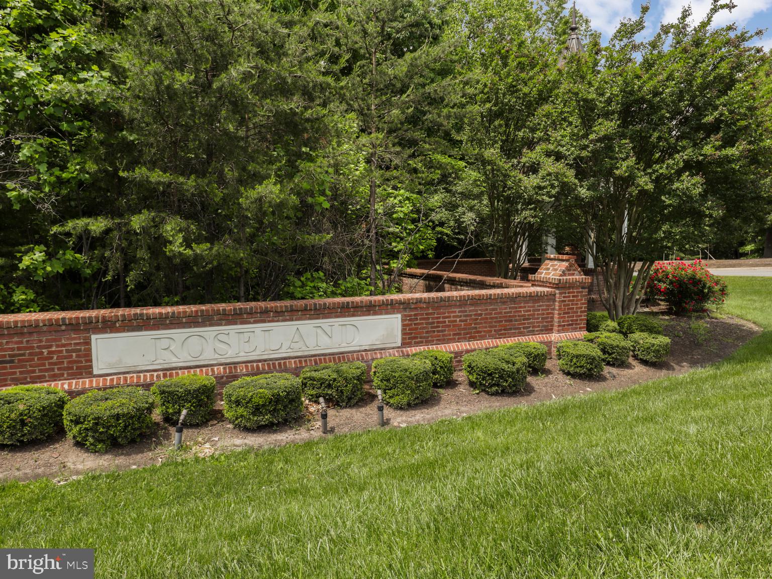 ESTATES AT ROSELAND - Residential