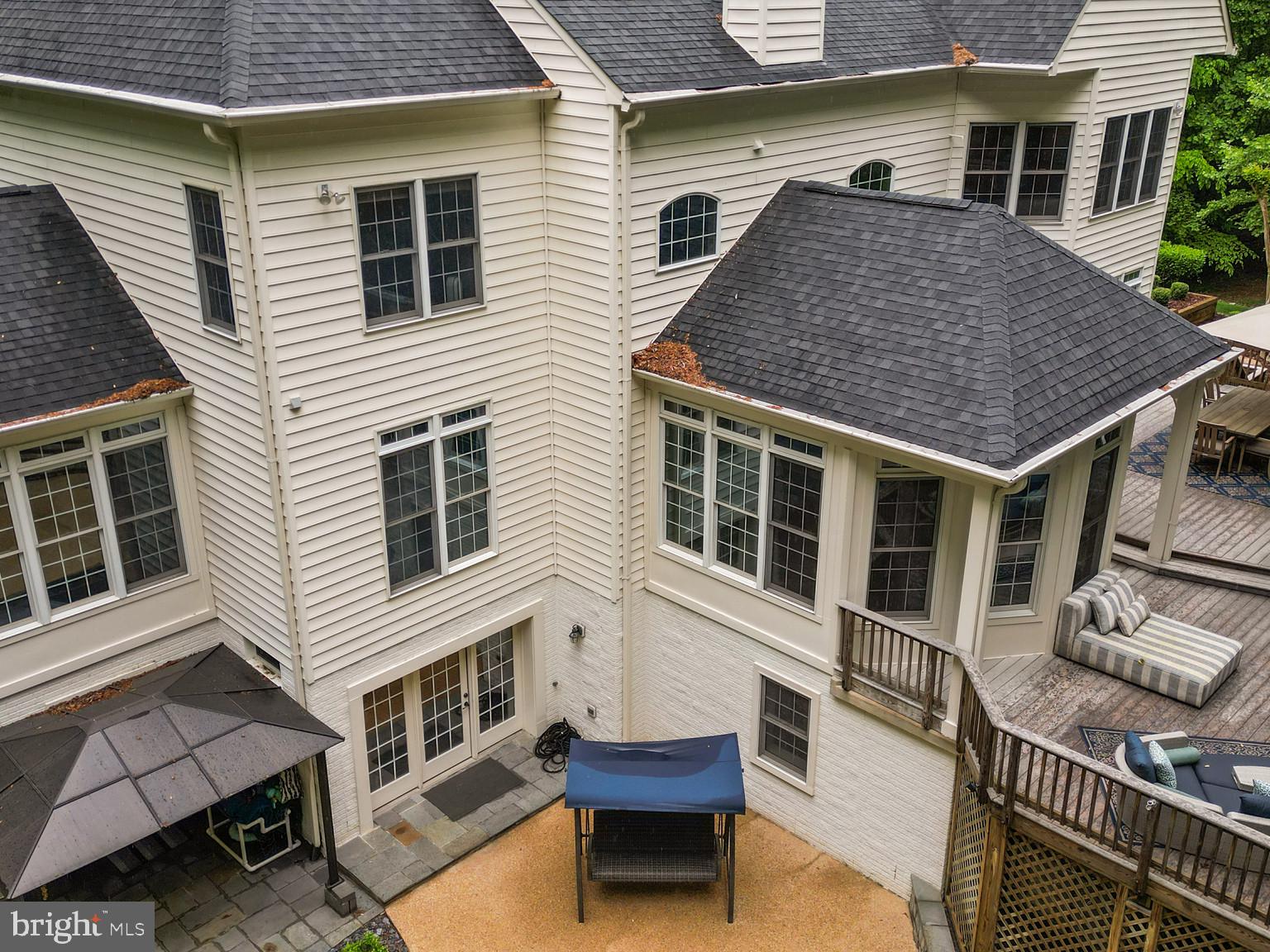 ESTATES AT ROSELAND - Residential