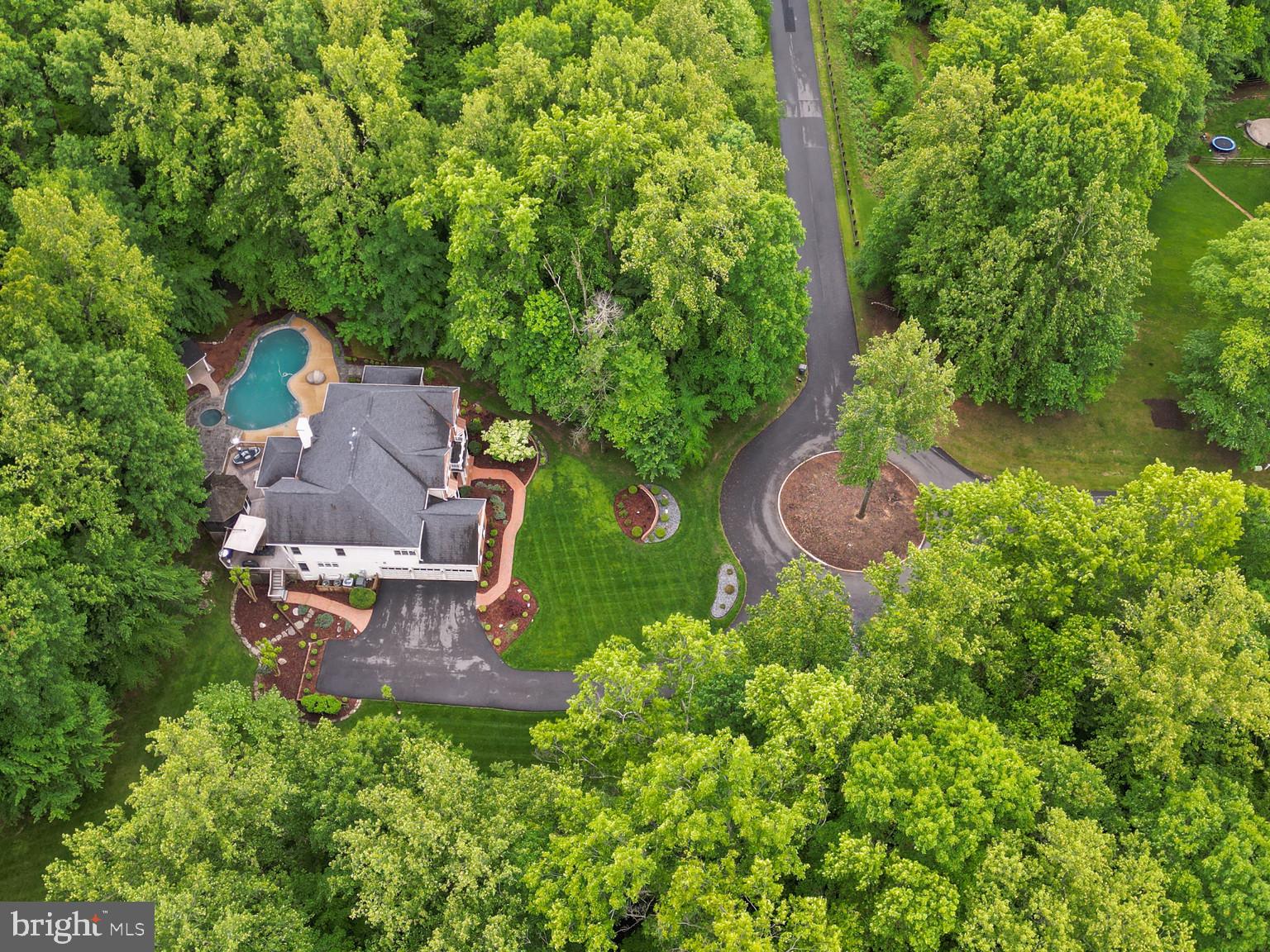 ESTATES AT ROSELAND - Residential