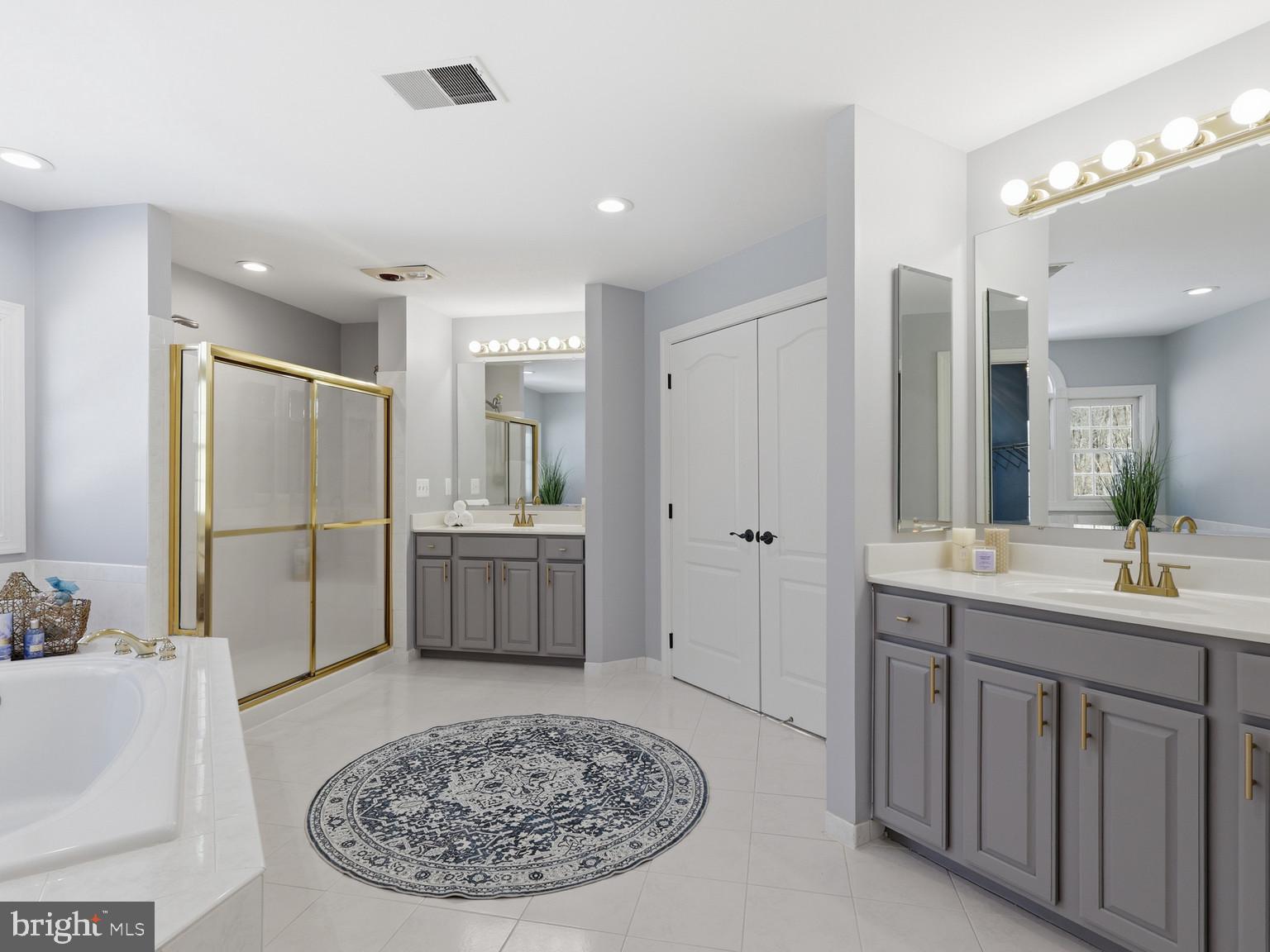 ESTATES AT ROSELAND - Residential