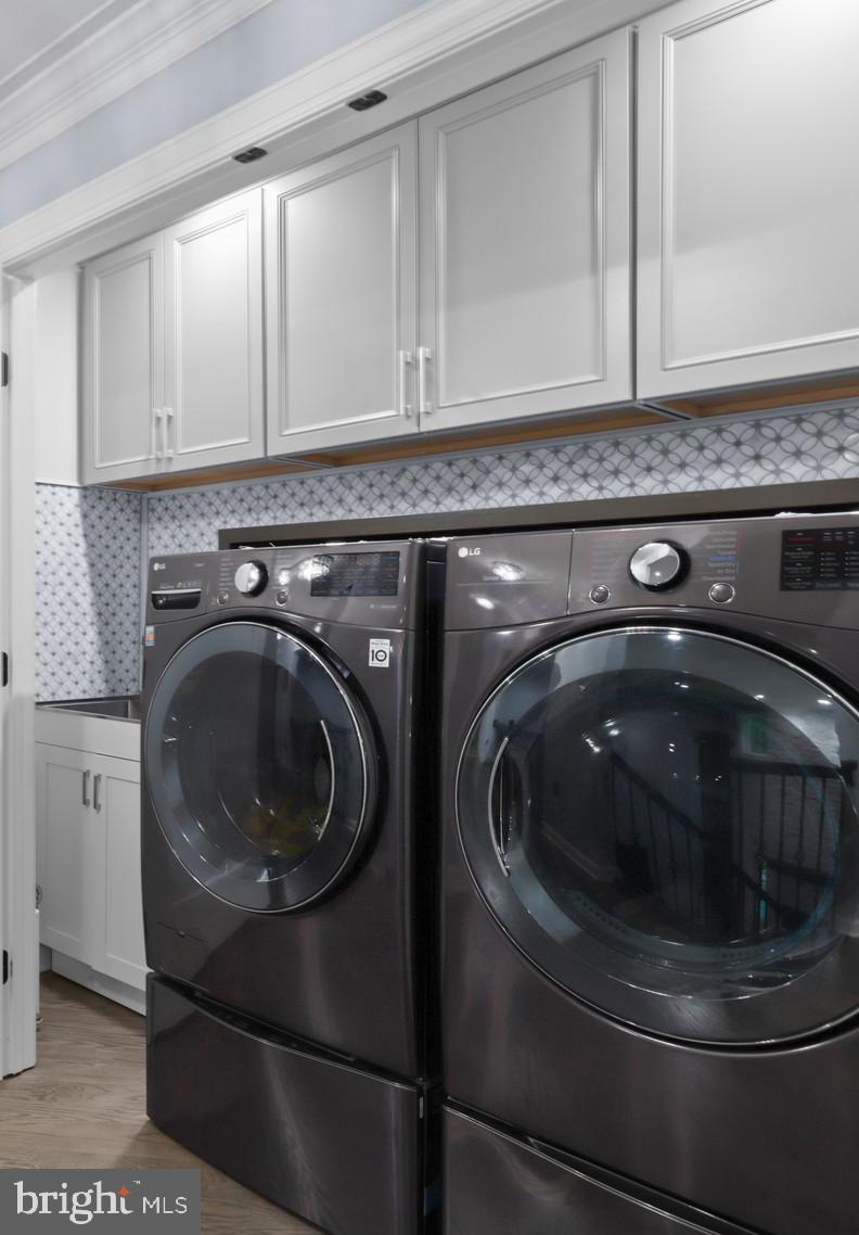 ESTATES AT ROSELAND - Residential