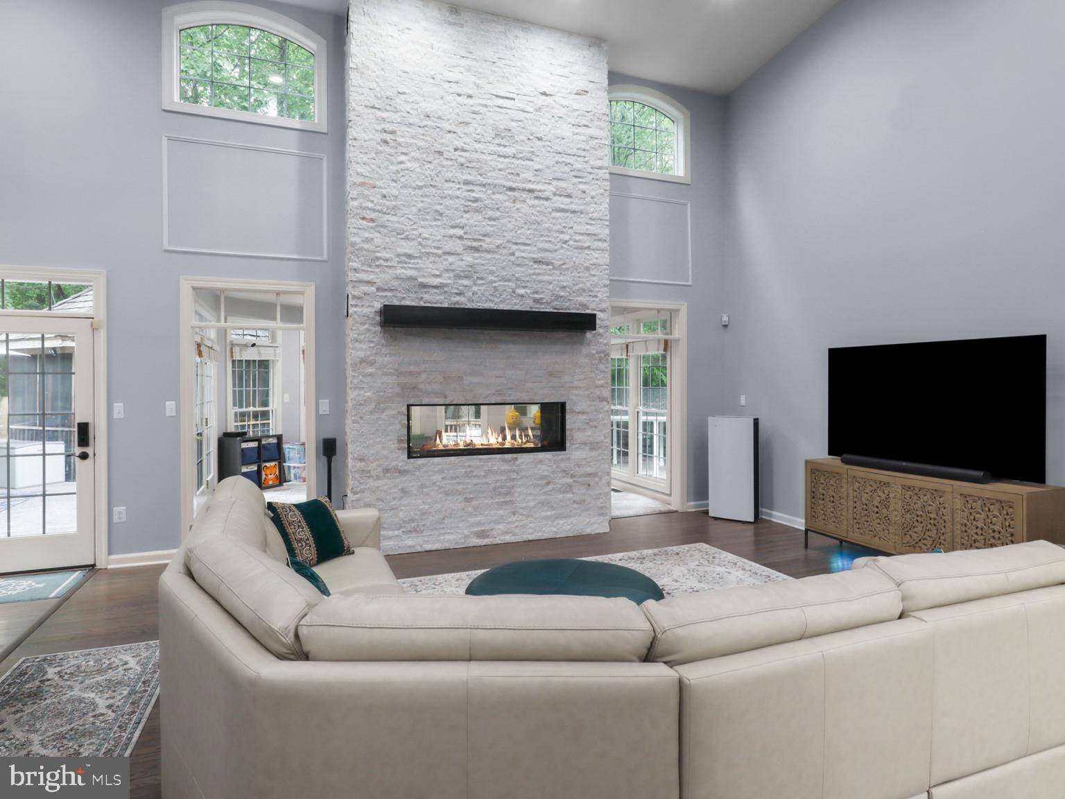 ESTATES AT ROSELAND - Residential