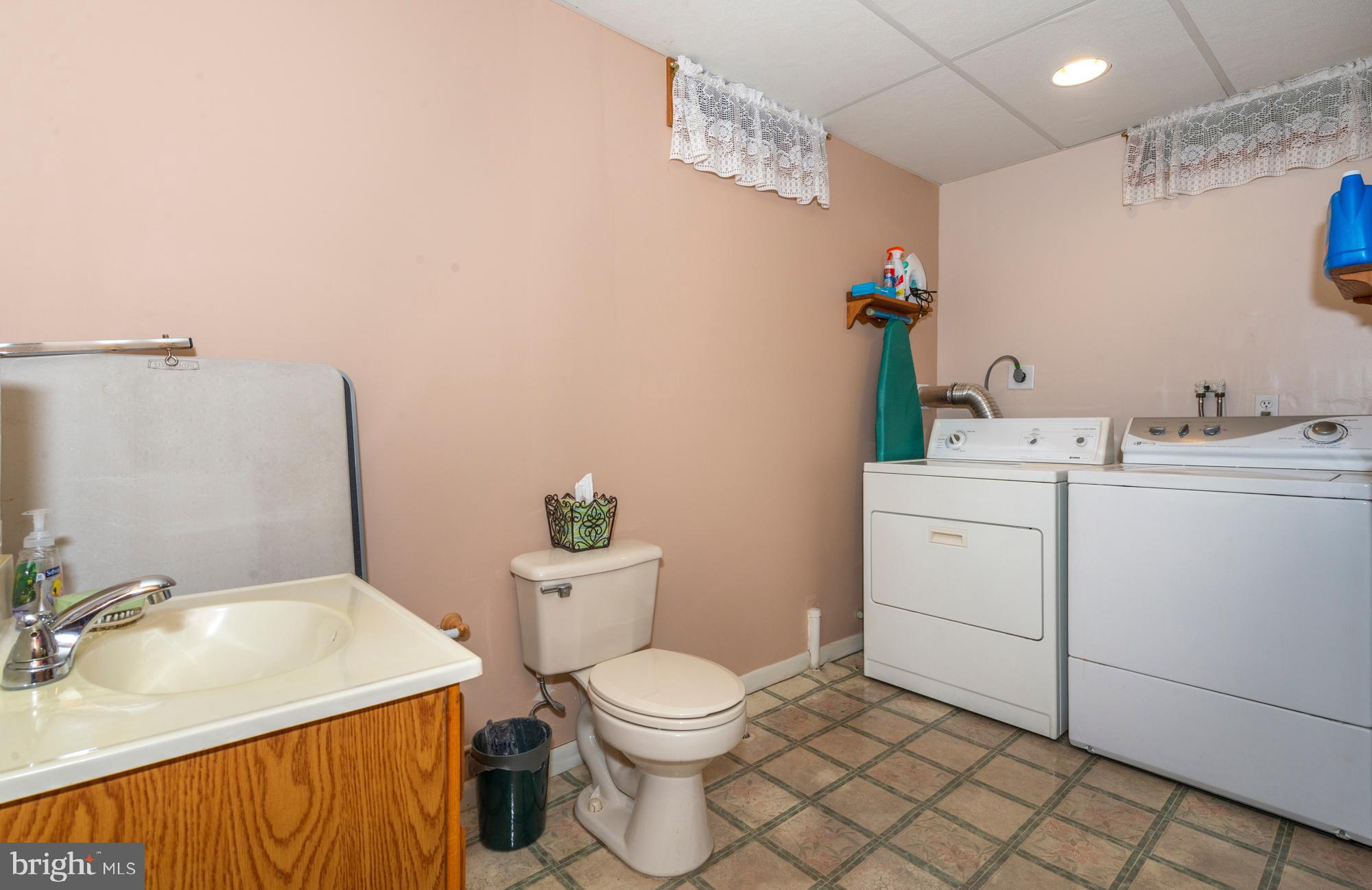 LAKE WYNONAH - Residential