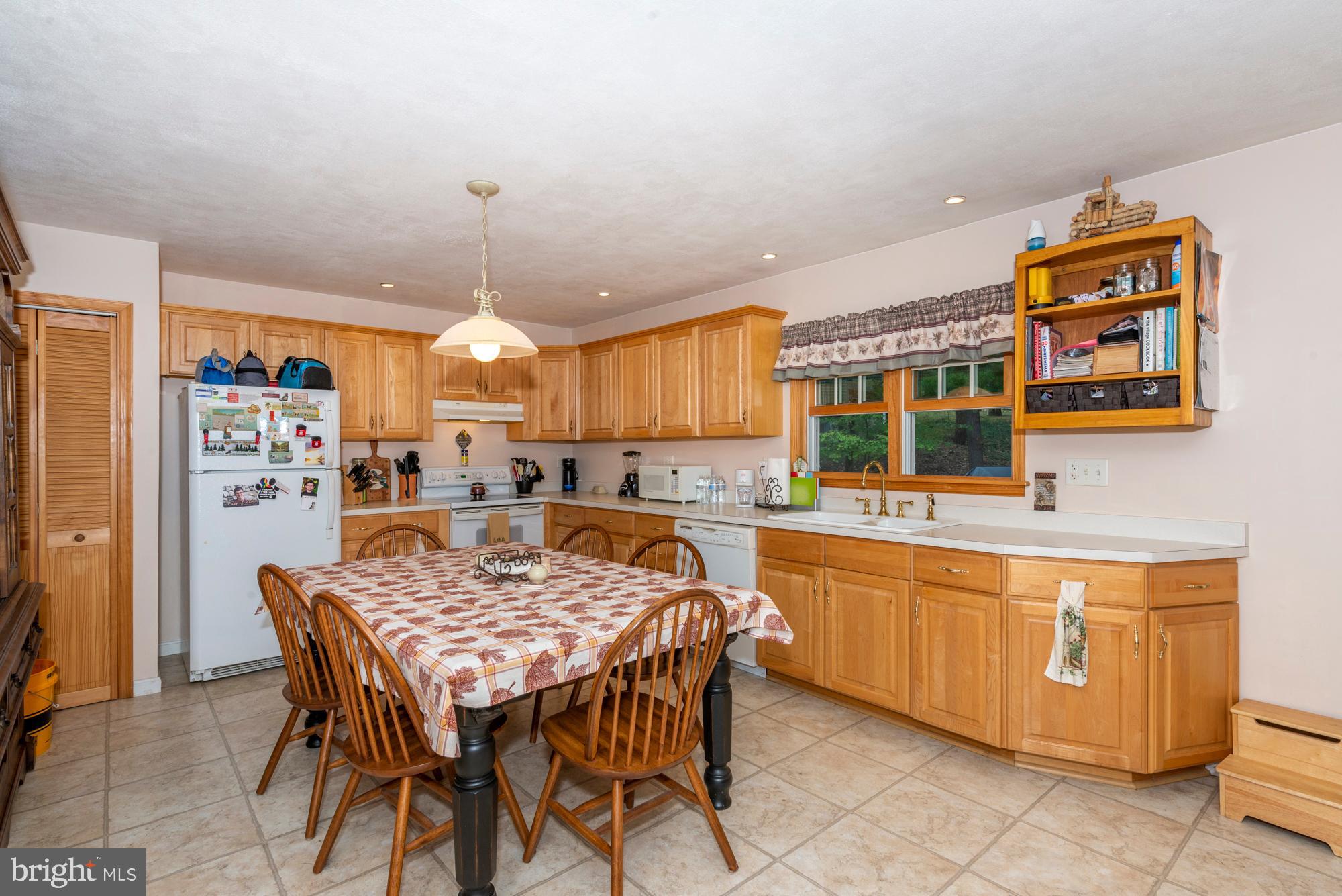 LAKE WYNONAH - Residential