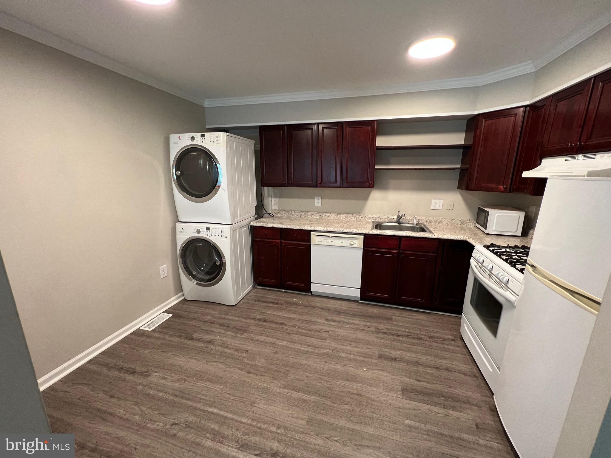 GRAHAM PARK SHORES - Residential Lease