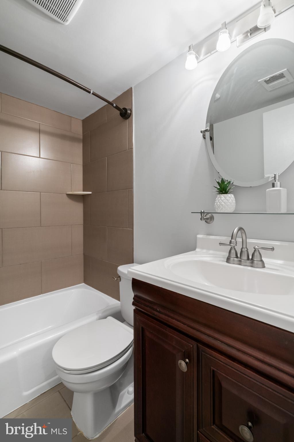 ROLLING VALLEY - Residential