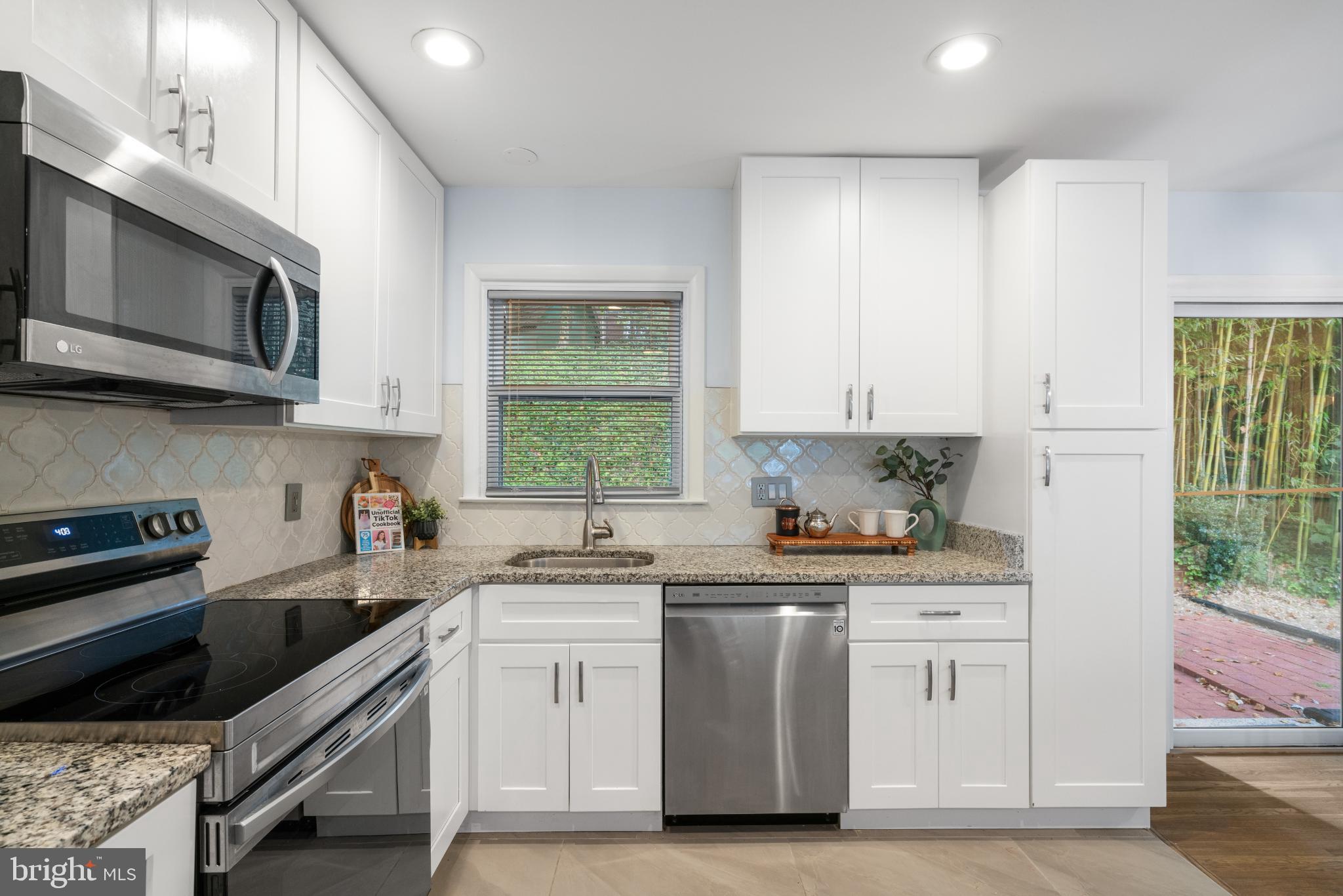 ROLLING VALLEY - Residential