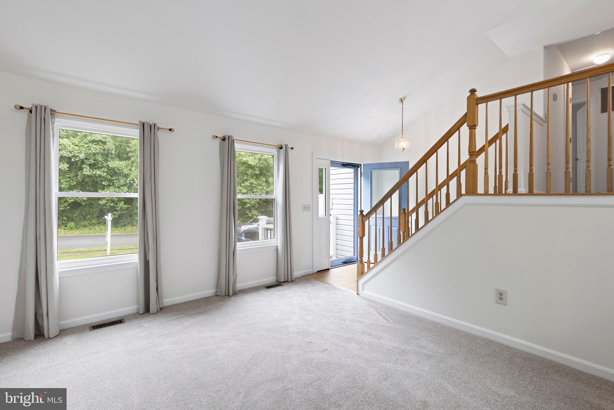 8 HOLLY AVENUE