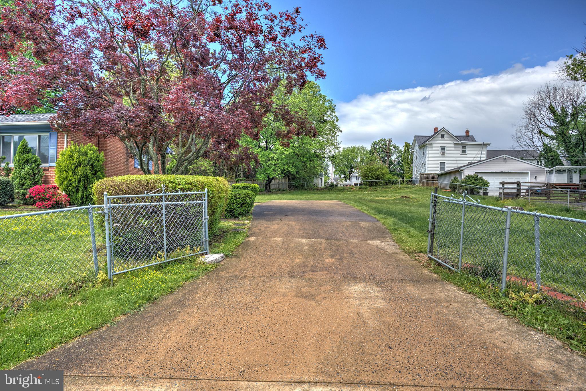 321 E E STREET