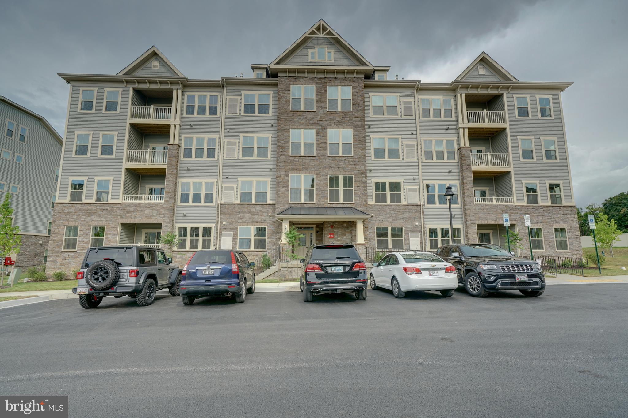 LAKE LINGANORE TOWN CENTER - Residential Lease