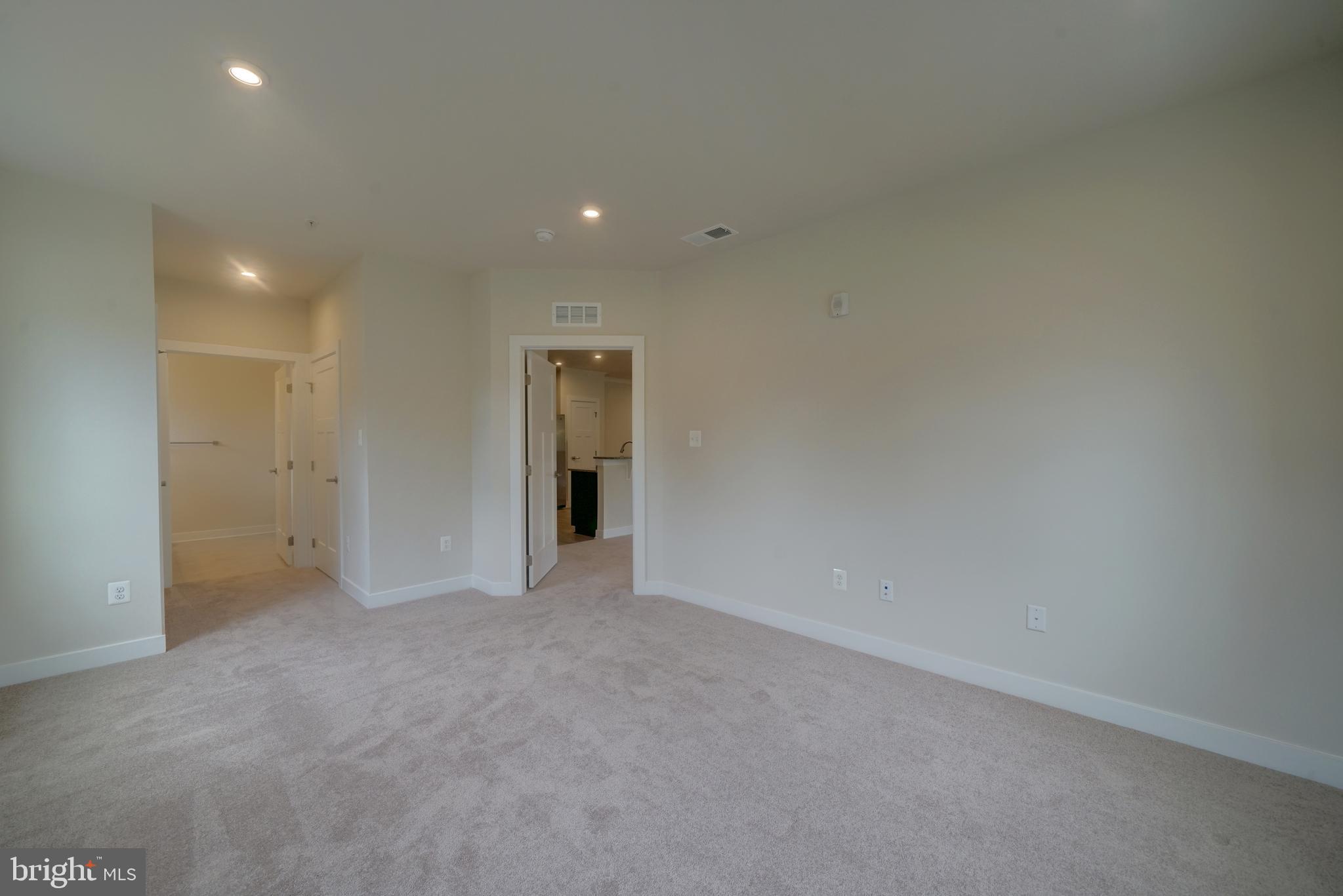 LAKE LINGANORE TOWN CENTER - Residential Lease