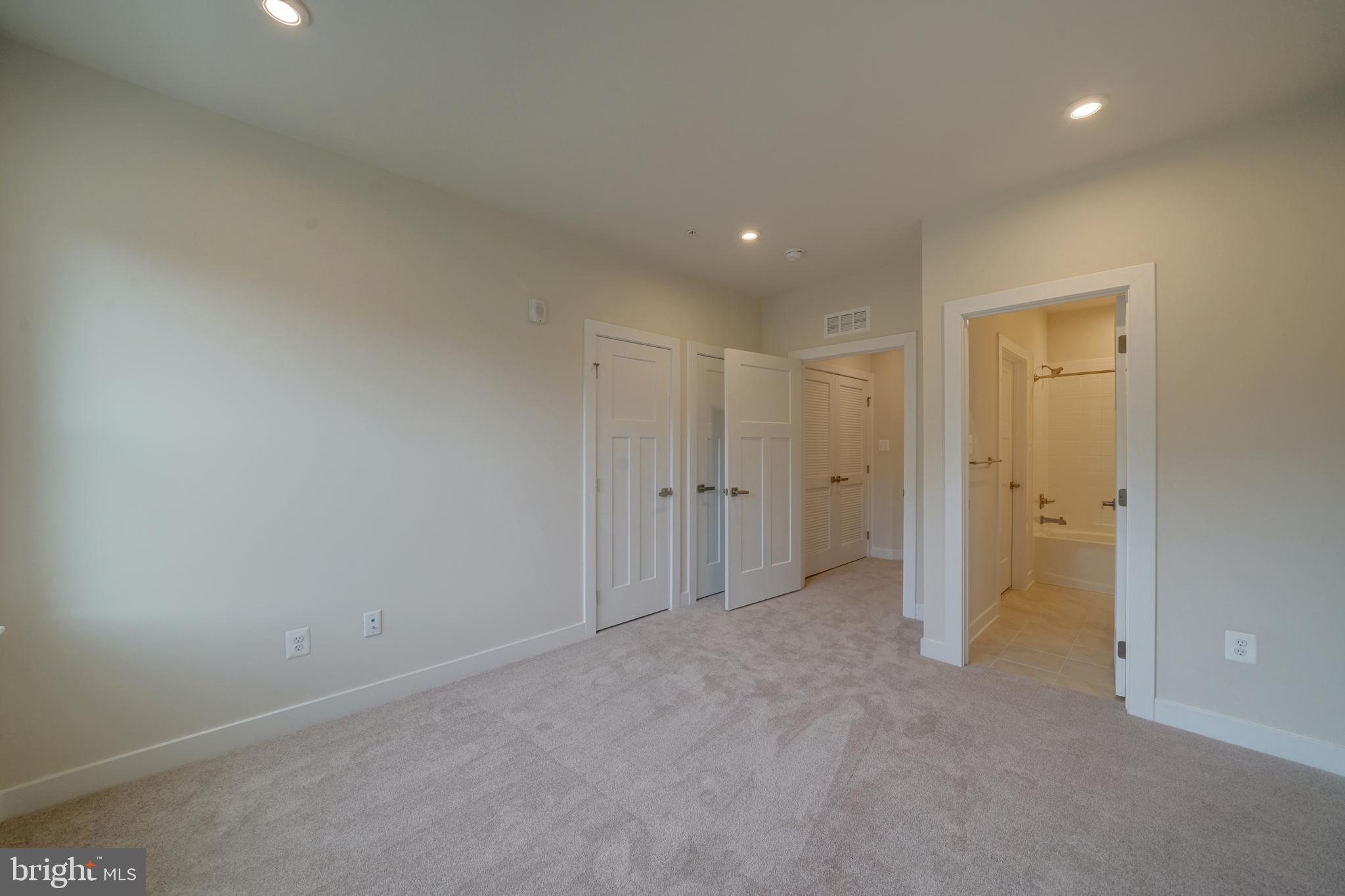 LAKE LINGANORE TOWN CENTER - Residential Lease