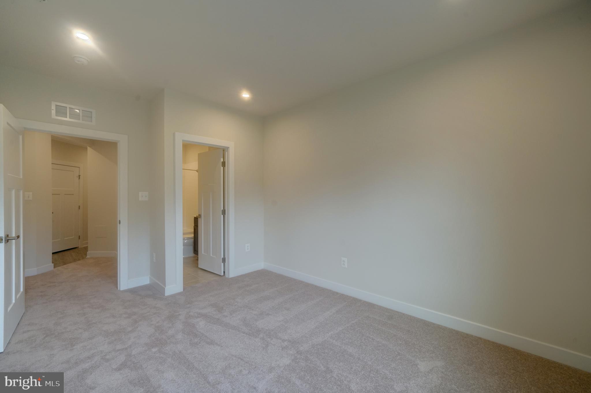 LAKE LINGANORE TOWN CENTER - Residential Lease