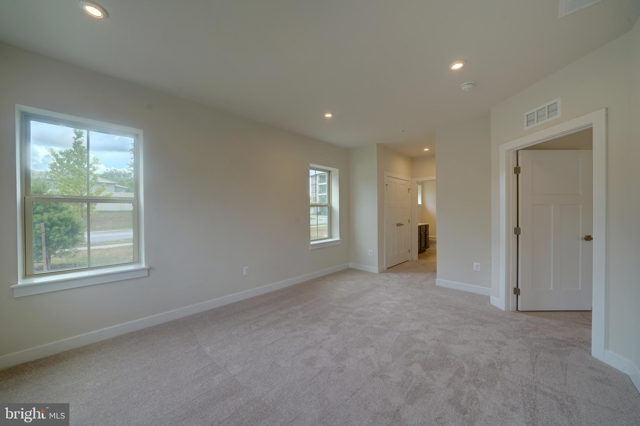 LAKE LINGANORE TOWN CENTER - Residential Lease