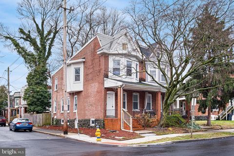 Townhouse For Sale - 2402 N Van Buren Street<br/> WILMINGTON, DE 19802