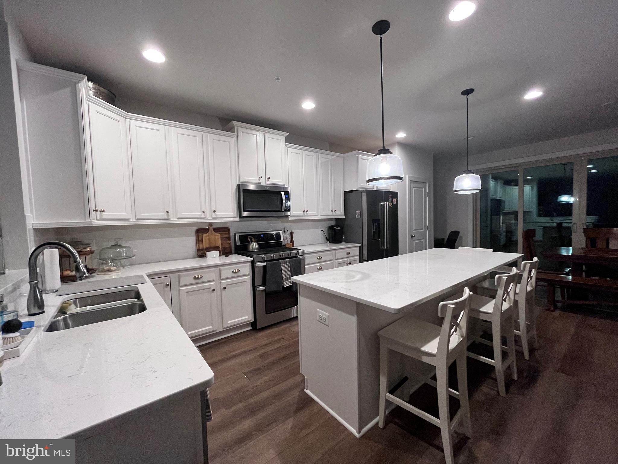 STONE BARN VILLAGE - Residential Lease