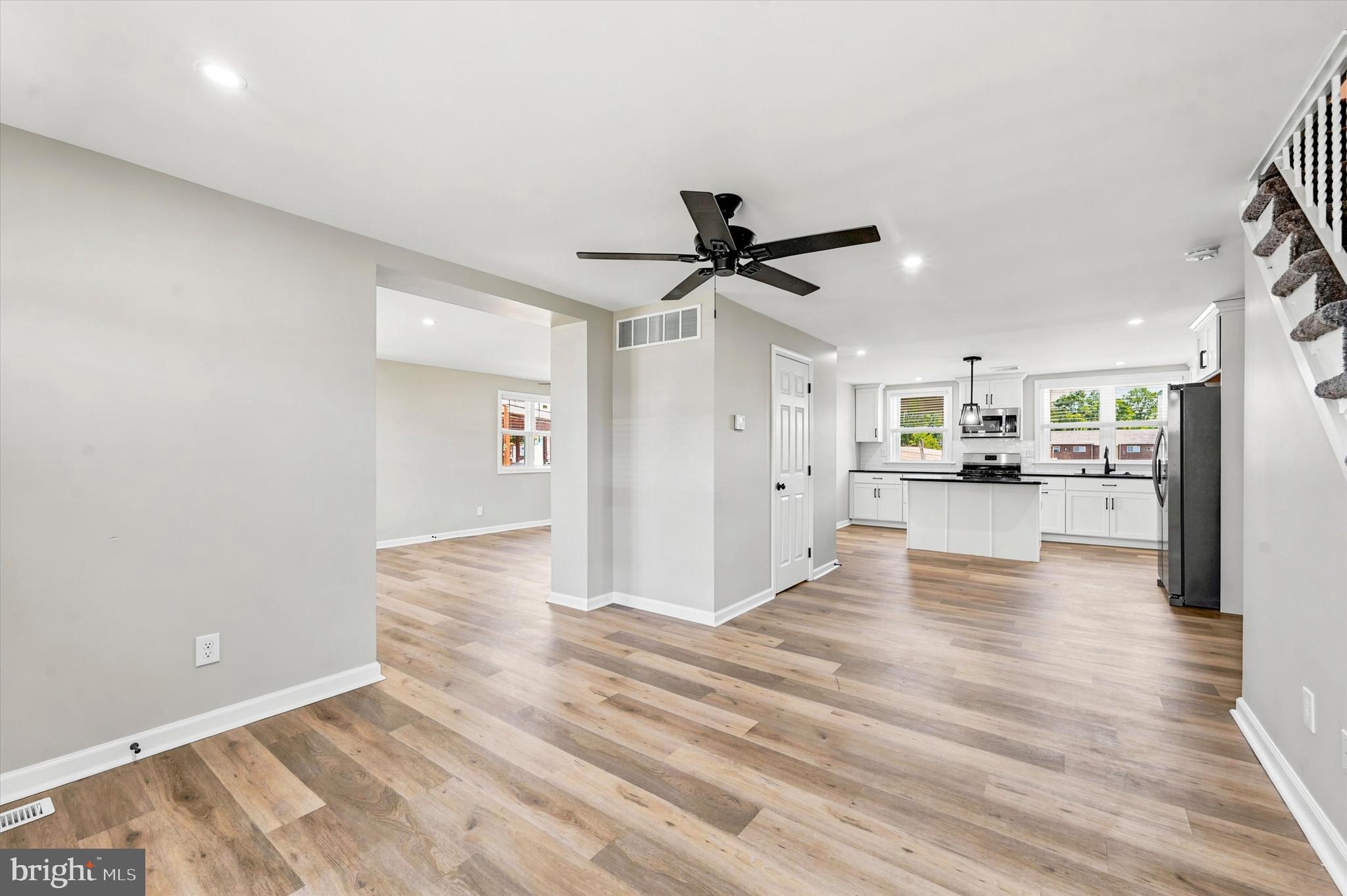 18 W MADISON AVENUE