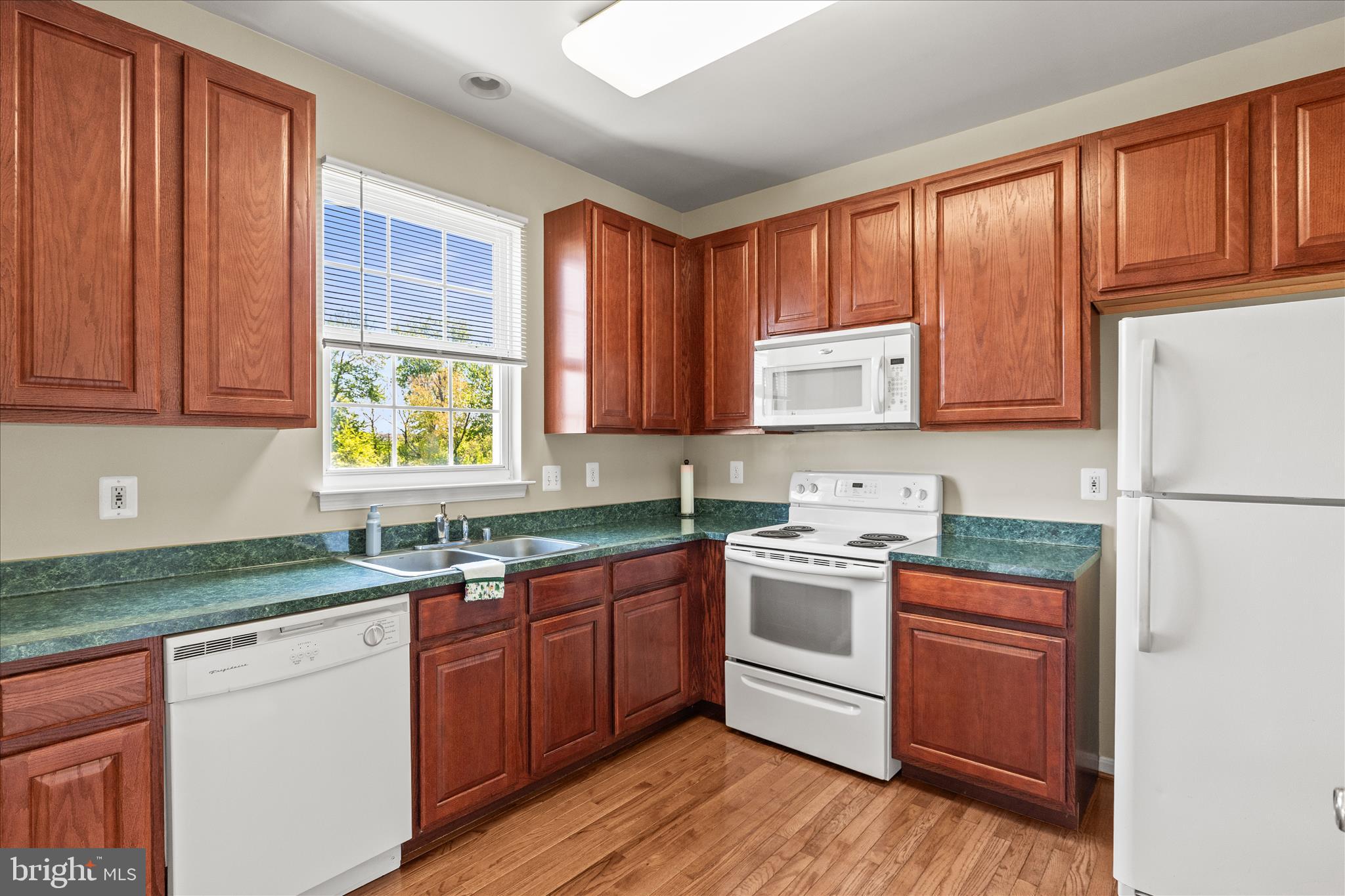 MENLENA VILLAGE - Residential