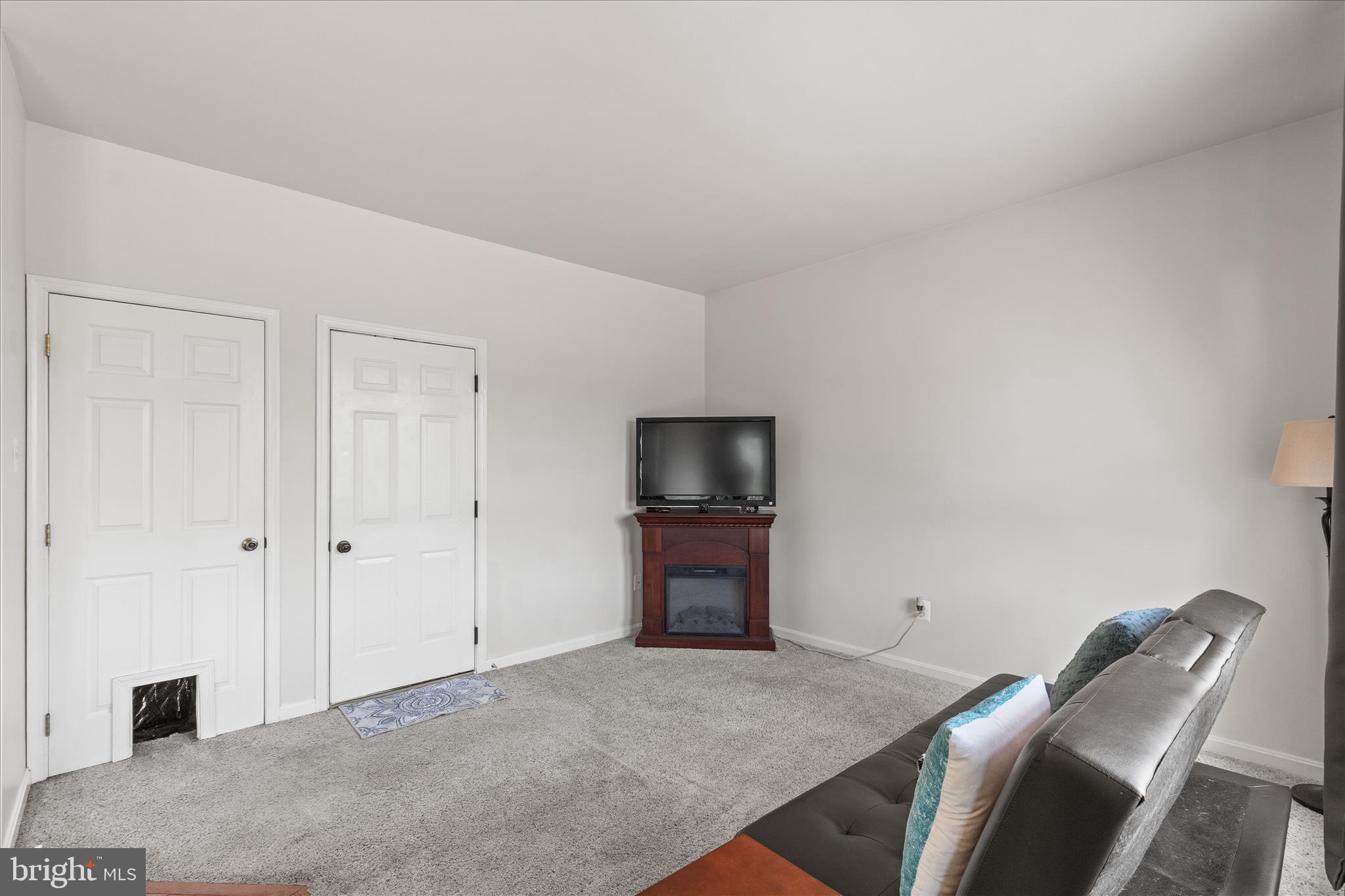 MENLENA VILLAGE - Residential