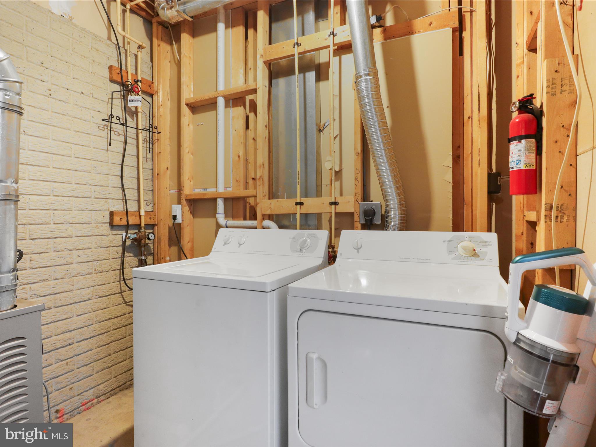 SUMMERS GROVE - Residential