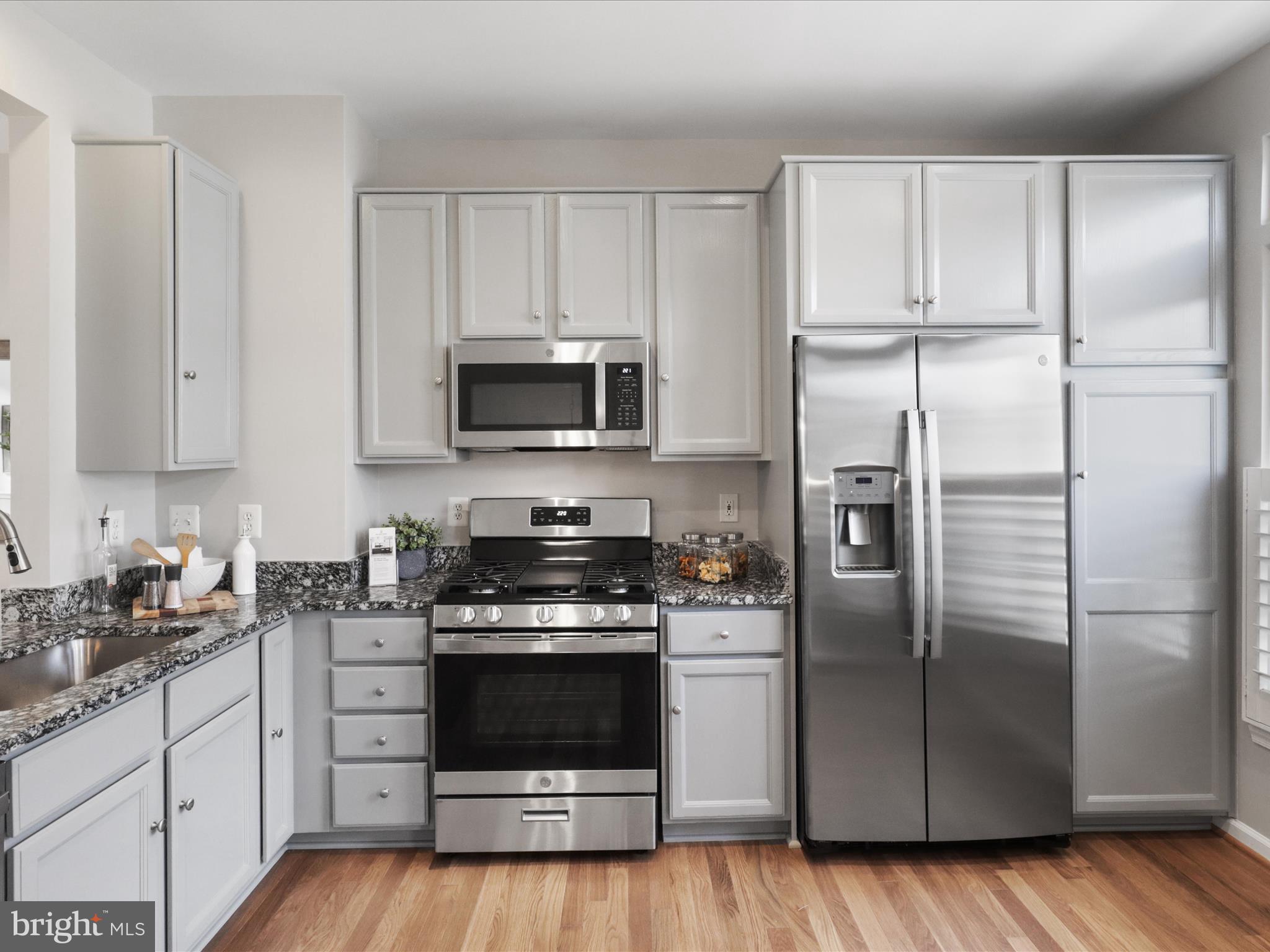 SUMMERS GROVE - Residential