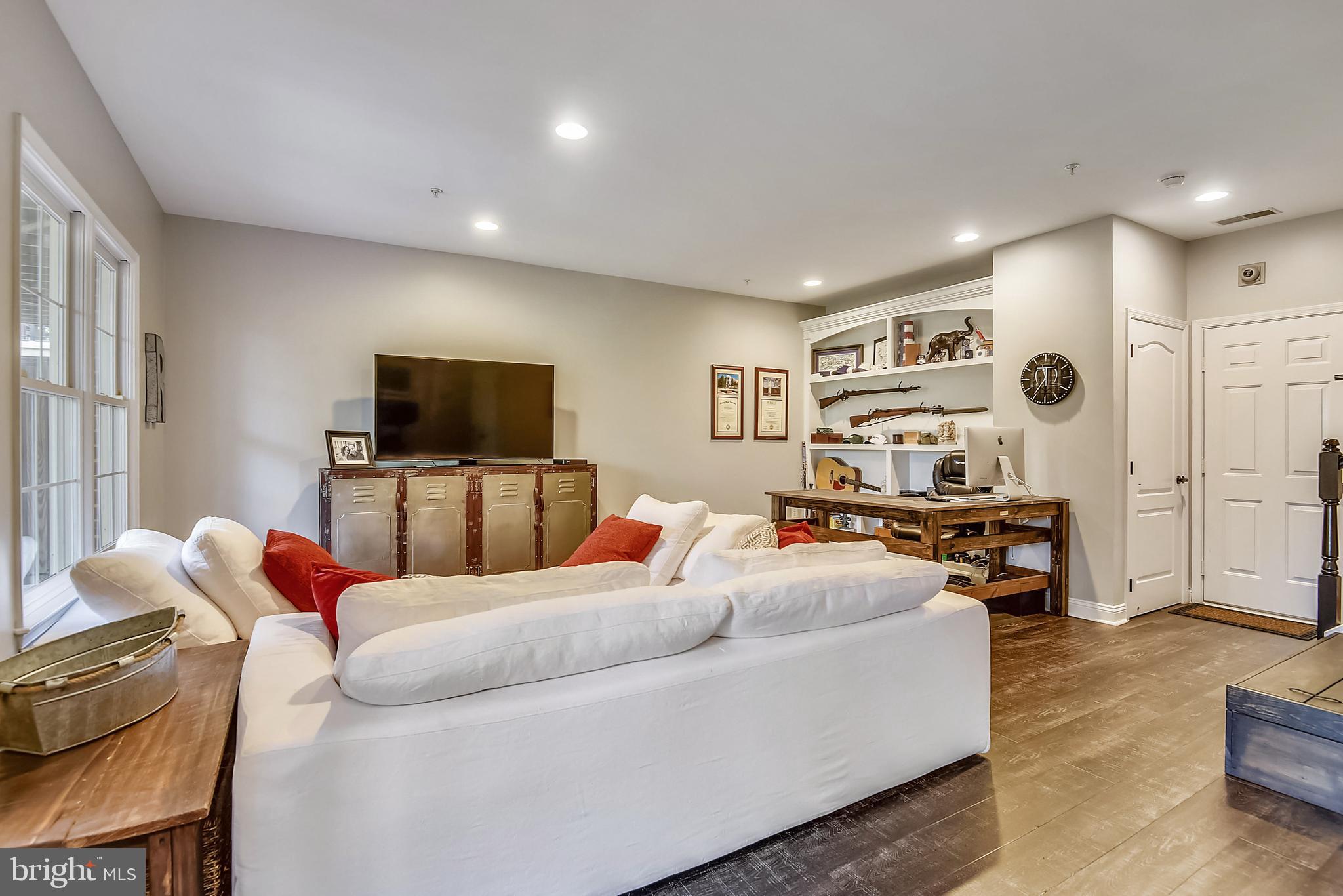 RIVER CREEK - Residential