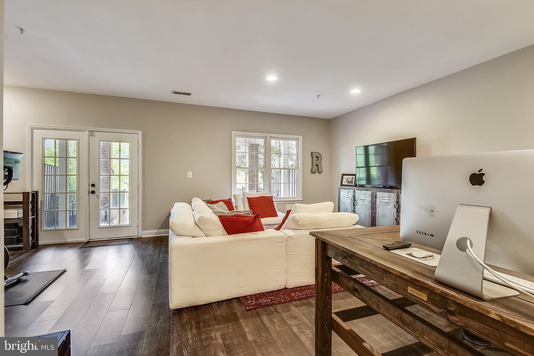 RIVER CREEK - Residential